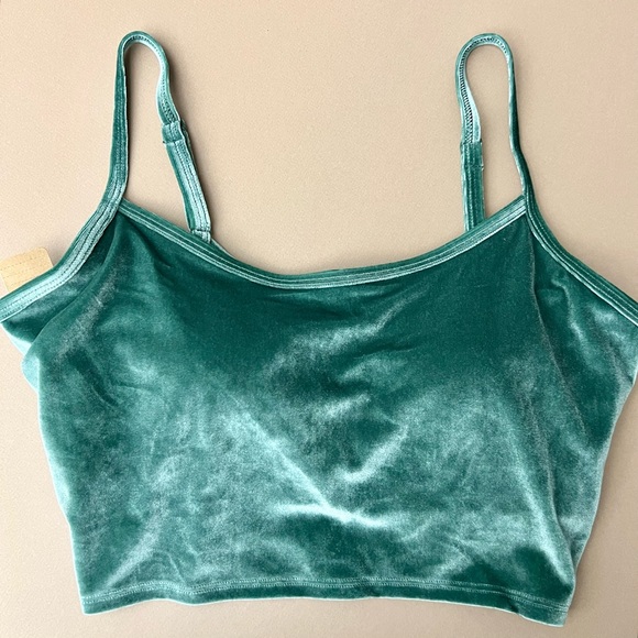 Victoria’ Secret Green Velour Lightly Lined Longline Cropped Tank - Picture 3 of 10
